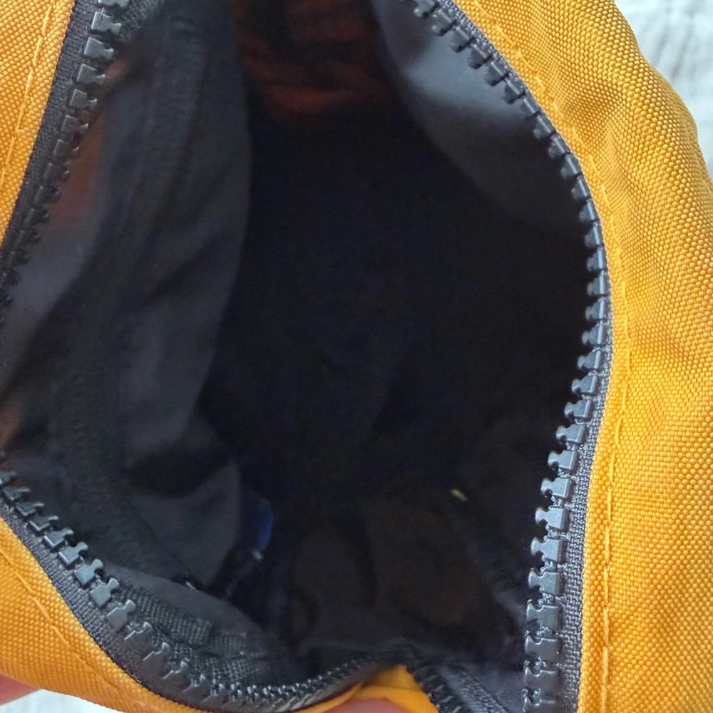 BAGGU Sport Crossbody - Picture 3 of 4